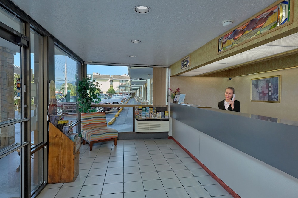 Vacation Lodge 10/65