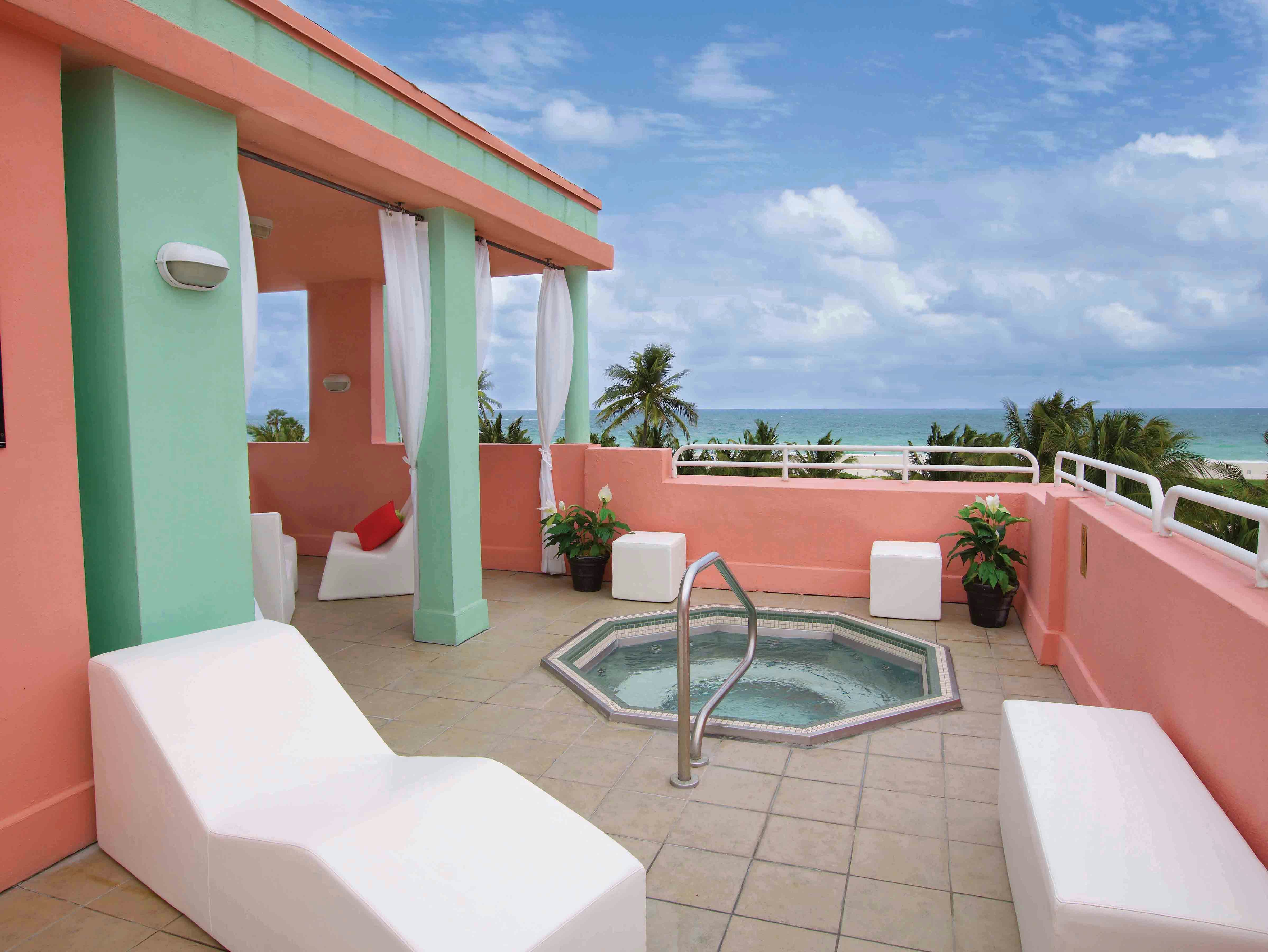 Hilton Vacation Club Crescent on South Beach Miami 18/35