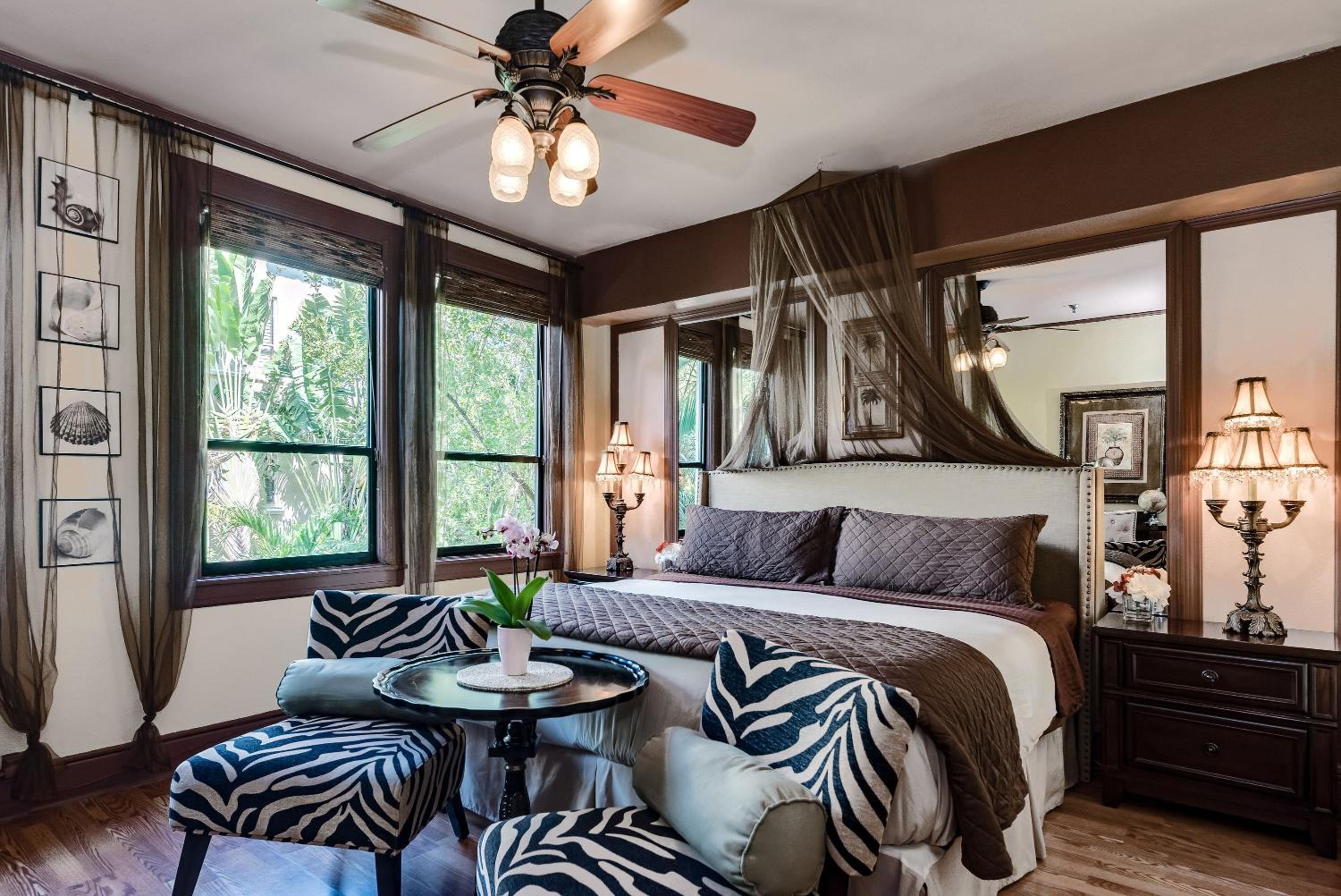 Hemingway Suites at Palm Beach Hotel Island 24/50