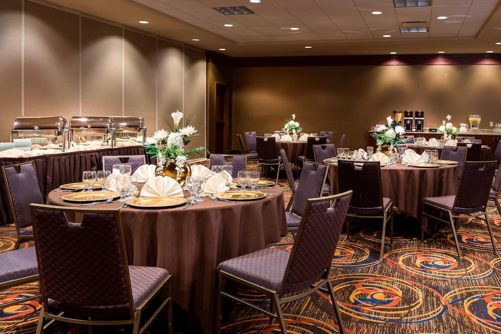 Courtyard By Marriott Columbia Missouri 33/38