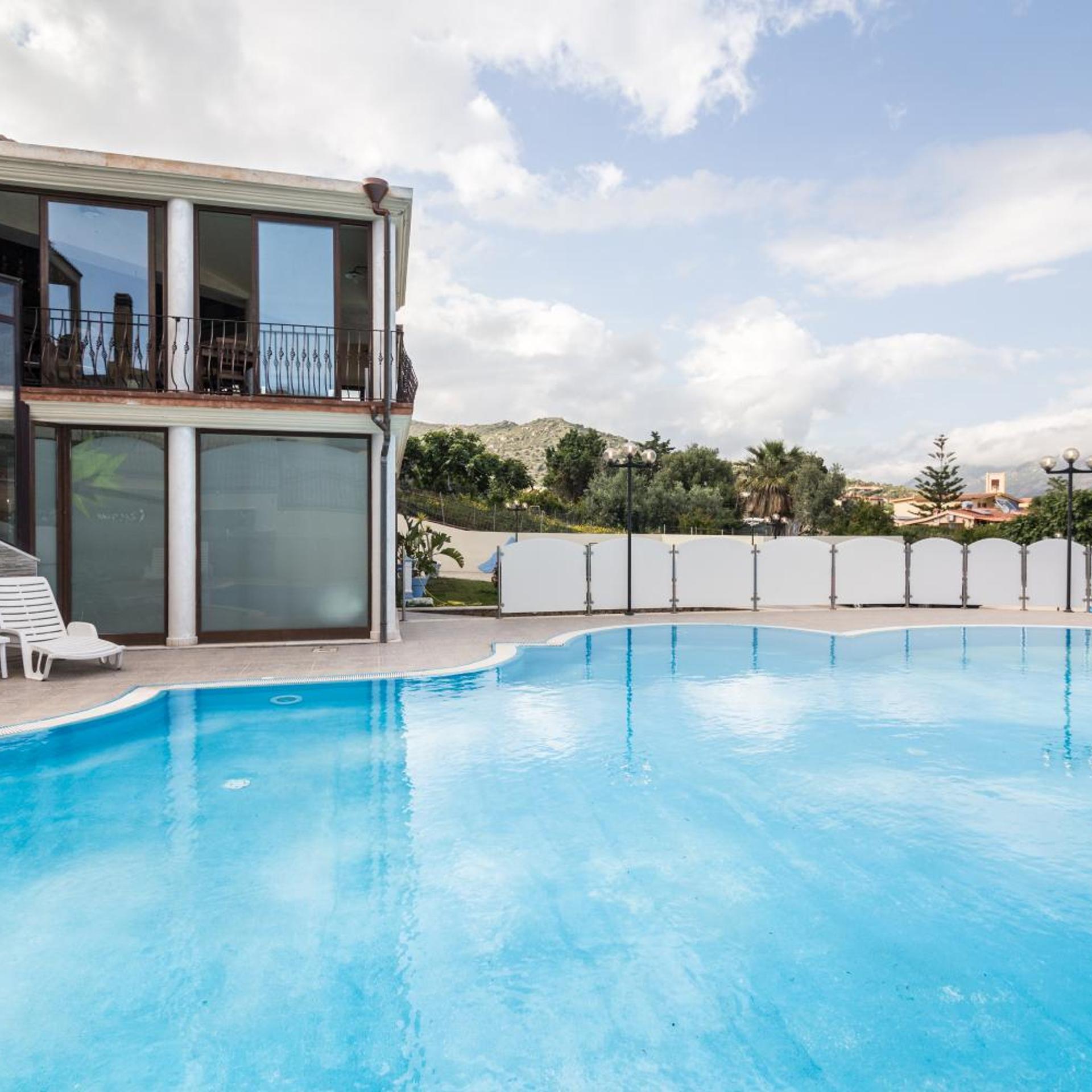 Hotel Solanas 5/63