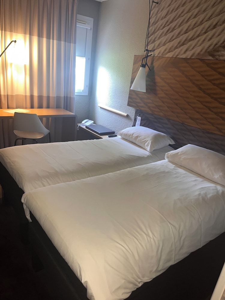 Ibis Cambrai 19/65