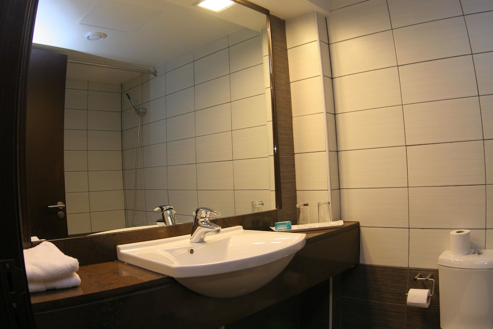 Livadhiotis City Hotel 32/64