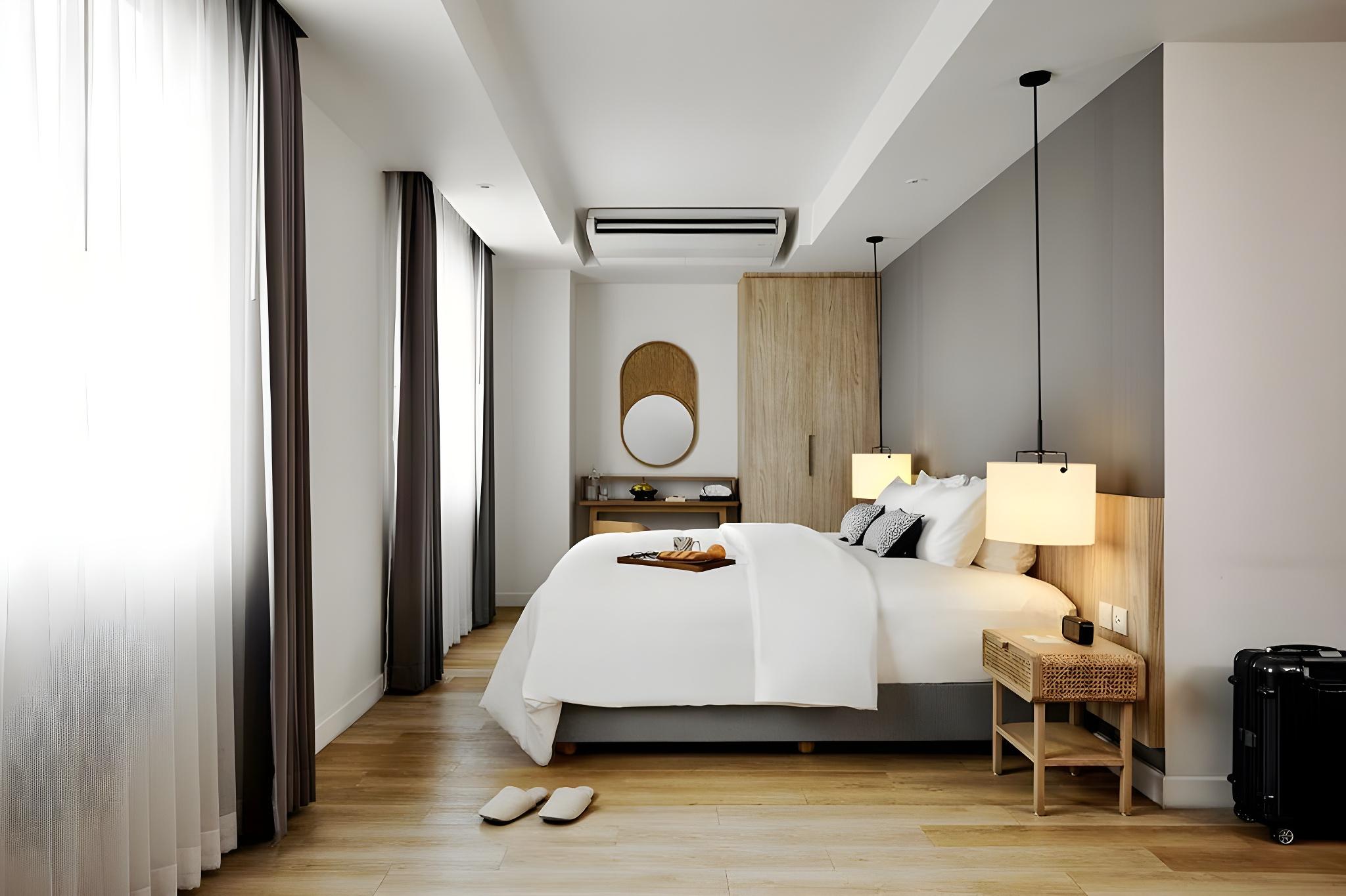 Home, Suite