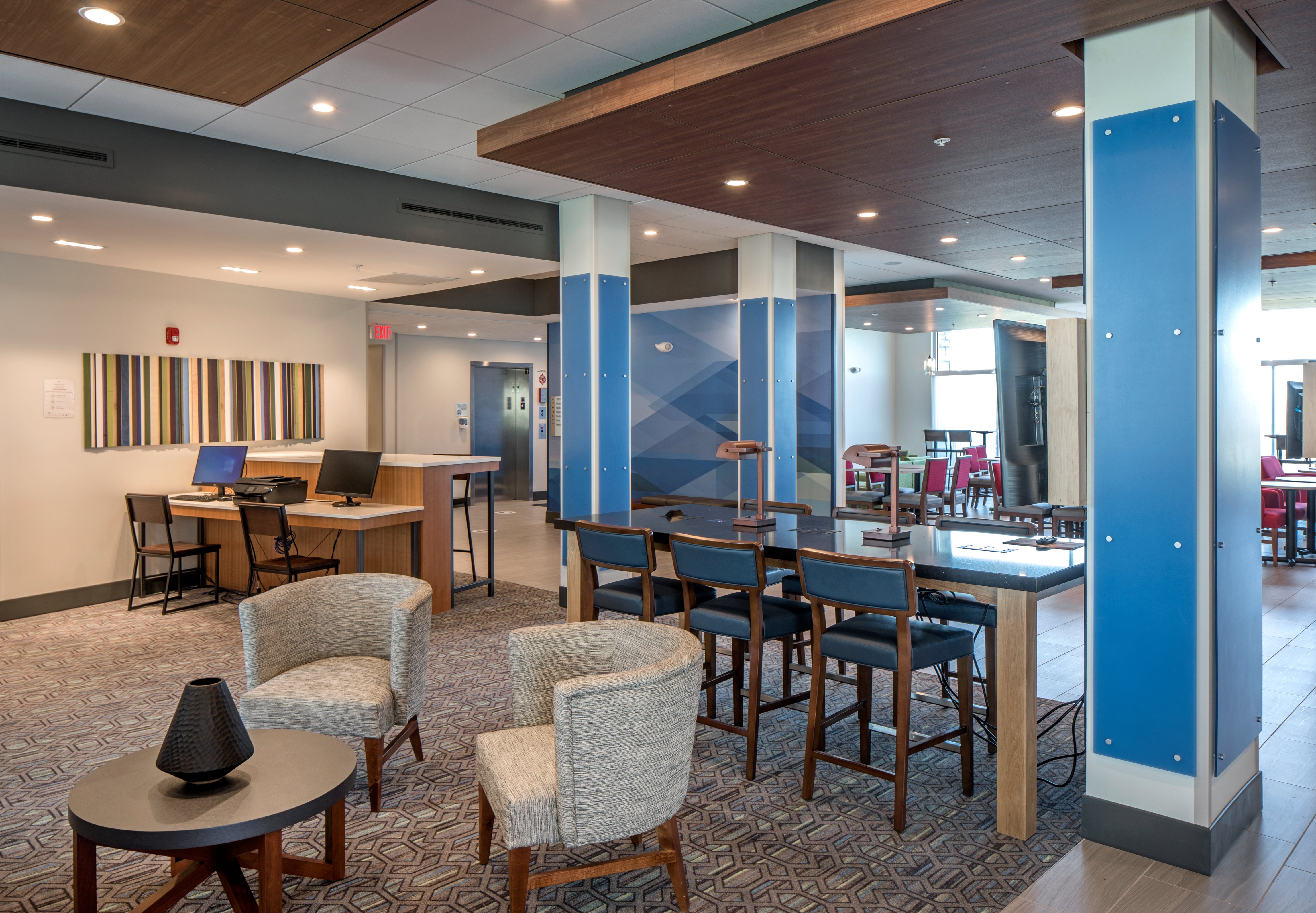 Holiday Inn Express Suites West Omaha Elkhorn 20/29