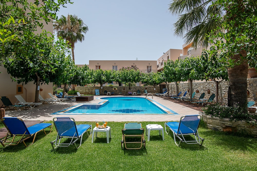 Calypso Hotel 52/67