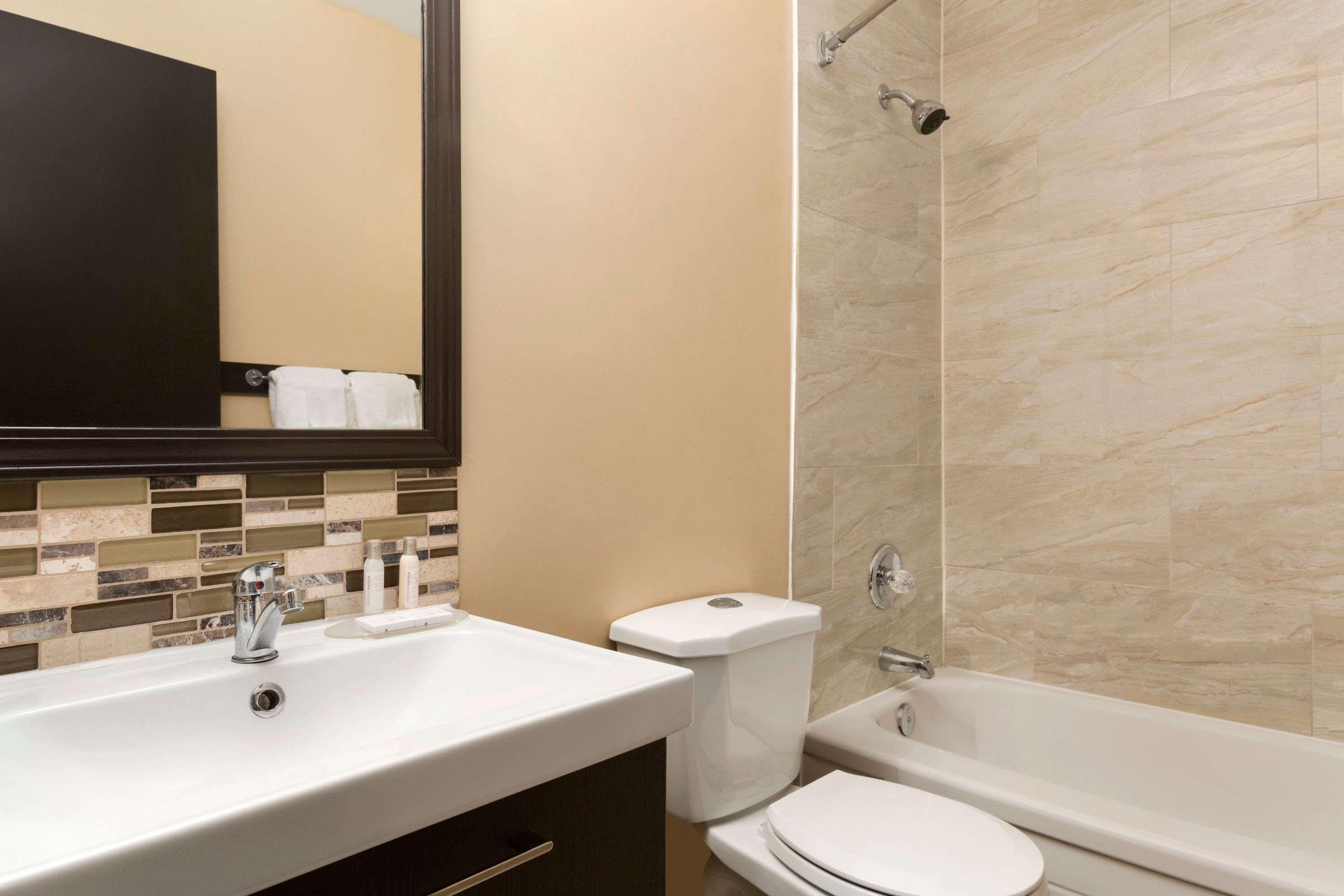 Travelodge By Wyndham Kenora 33/34