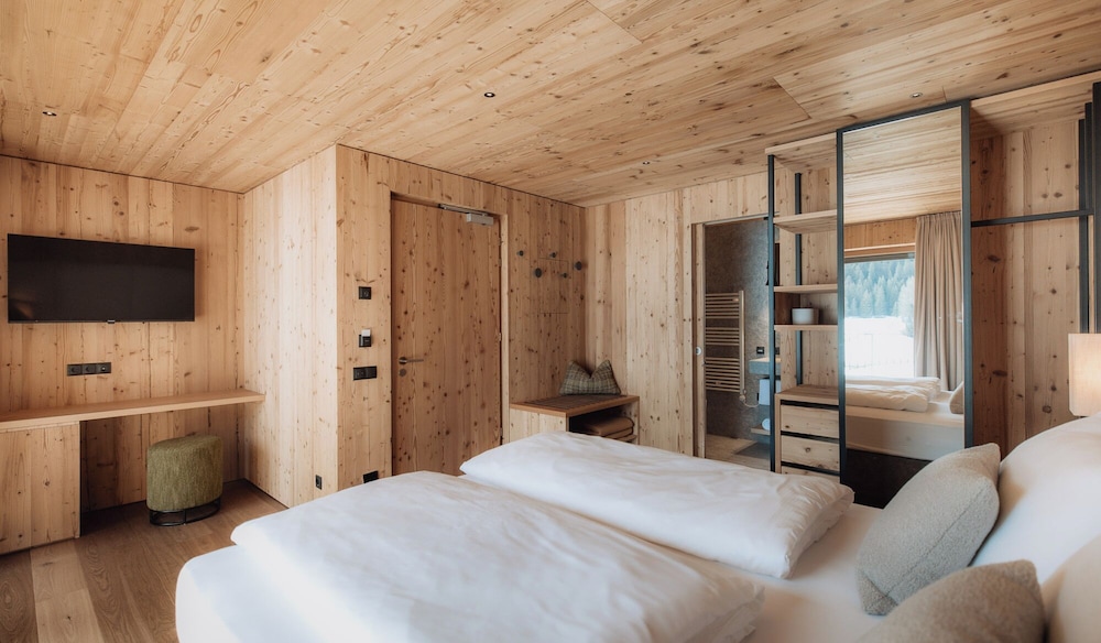 JUNIOR, DOUBLE BED, BALCONY