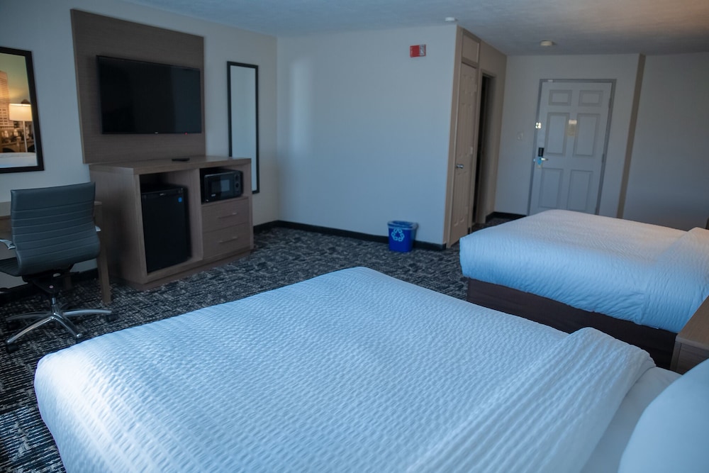 Clarion Pointe Indianapolis Airport 22/64