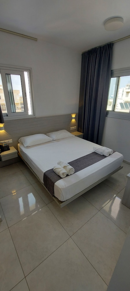 La Veranda Hotel 10/44
