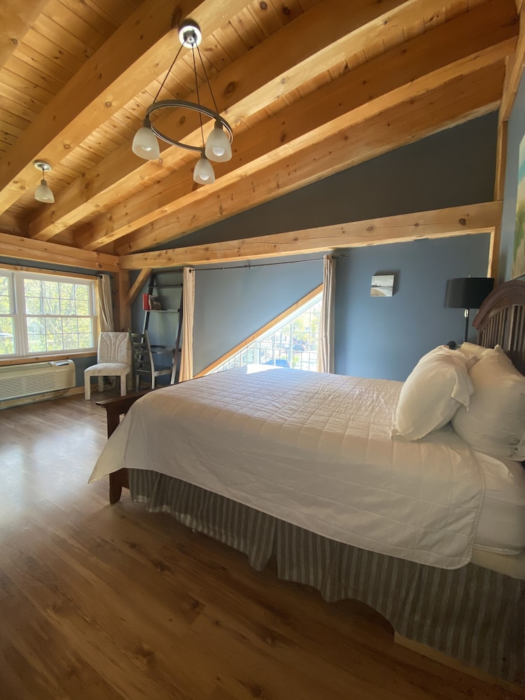 Timber House Resort 24/64
