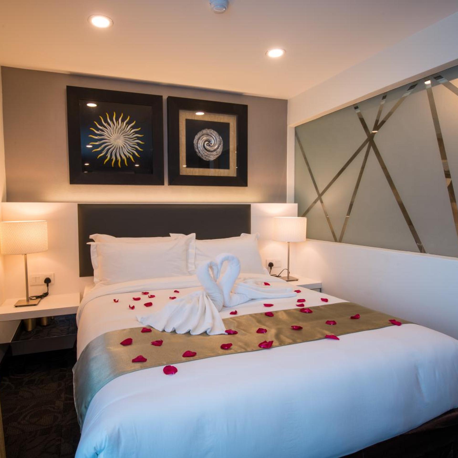 Suite, Balcony
