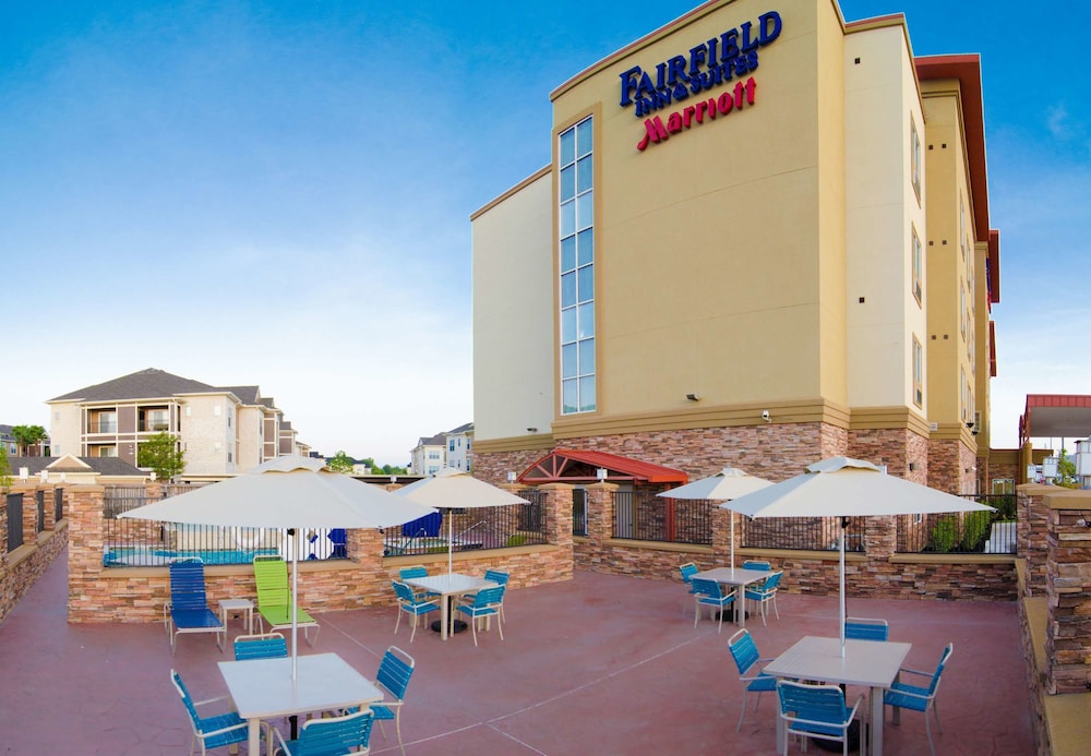Fairfield Inn and Suites by Marriott North Spring 4/27