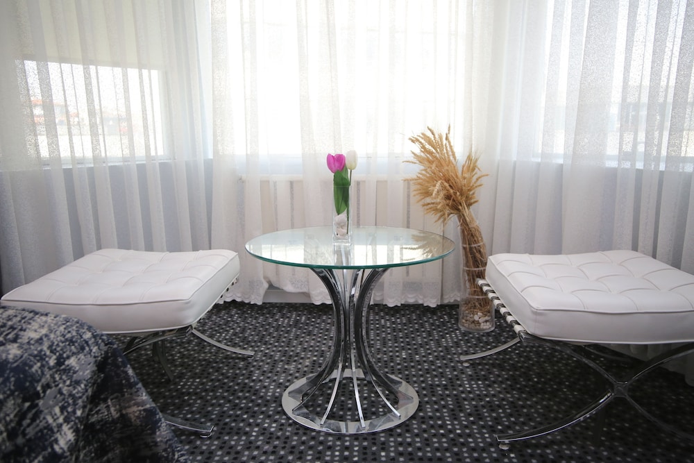 Grand Nora Hotel 19/49