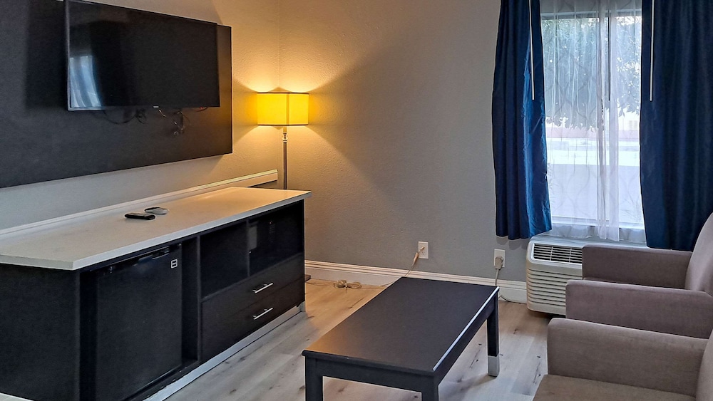 Clarion Pointe El Cajon San Diego East 14/18