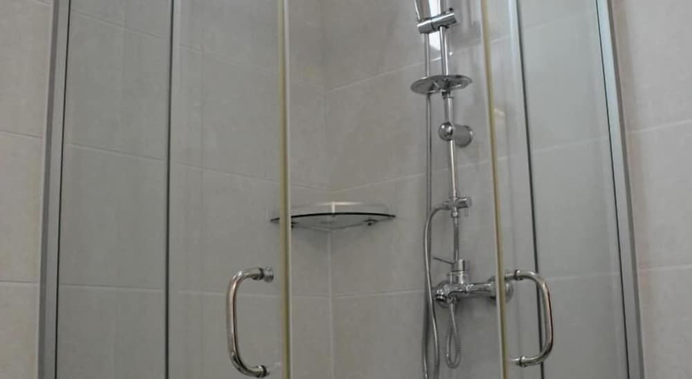 La Posh Hotel 33/33