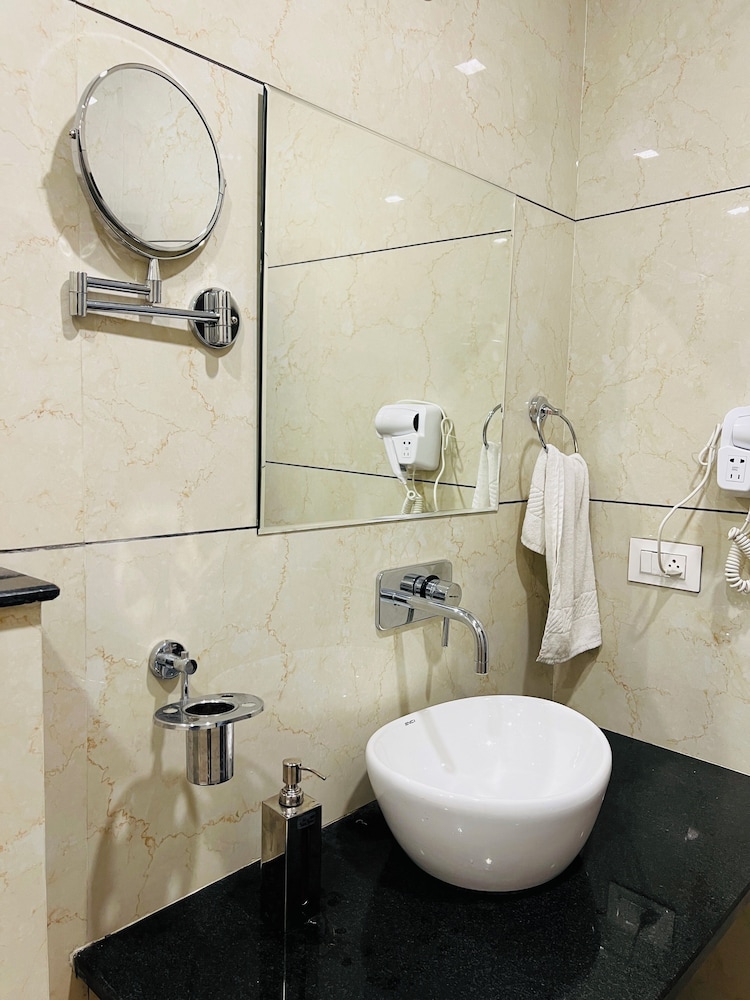 Ritumbraha Hotel & Resort 45/50
