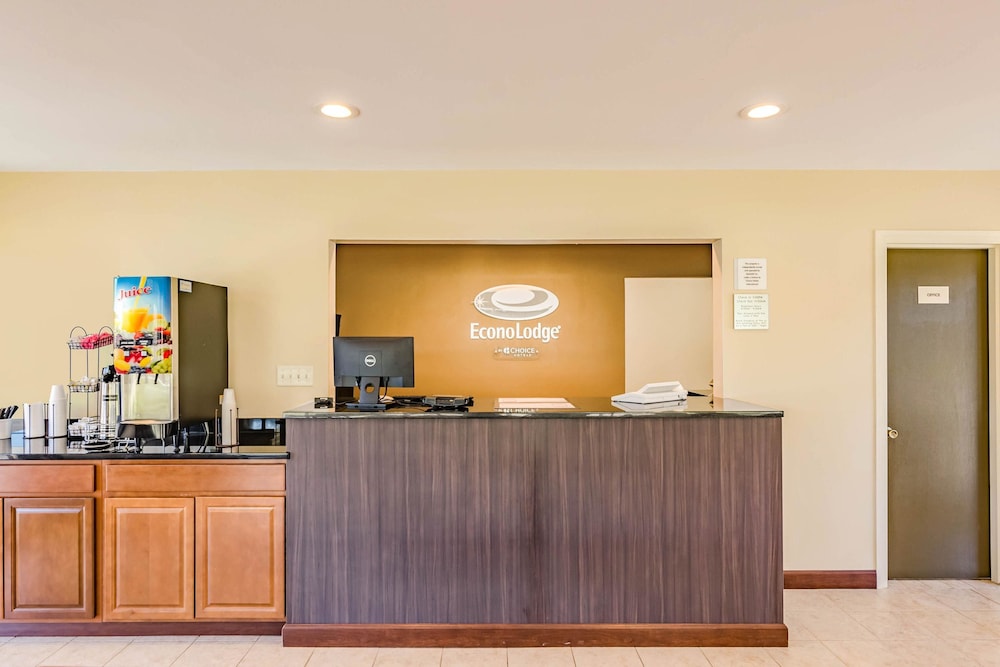 Econo Lodge Lexington Downtown Near I-81 4/29