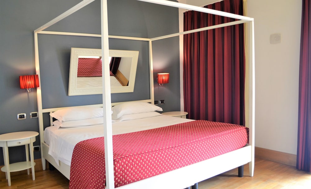 ELEGANT, DOUBLE BED
