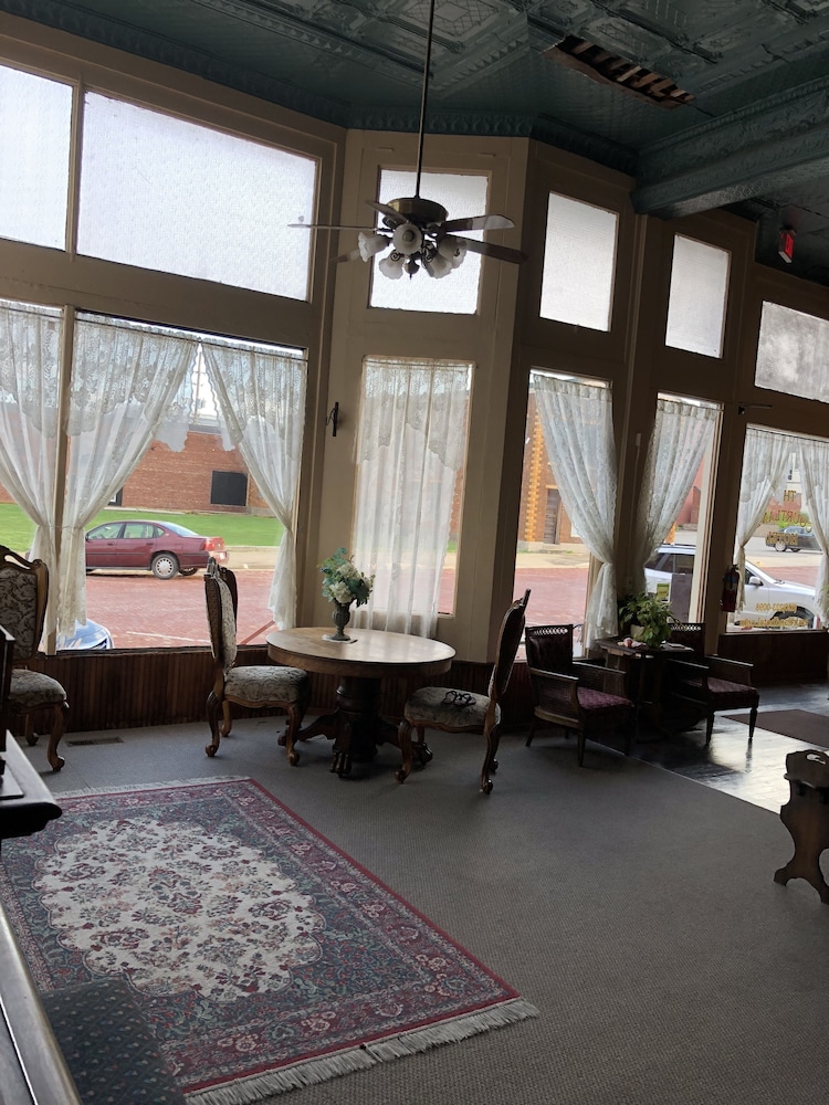 The Courtland Hotel and Day Spa 44/76