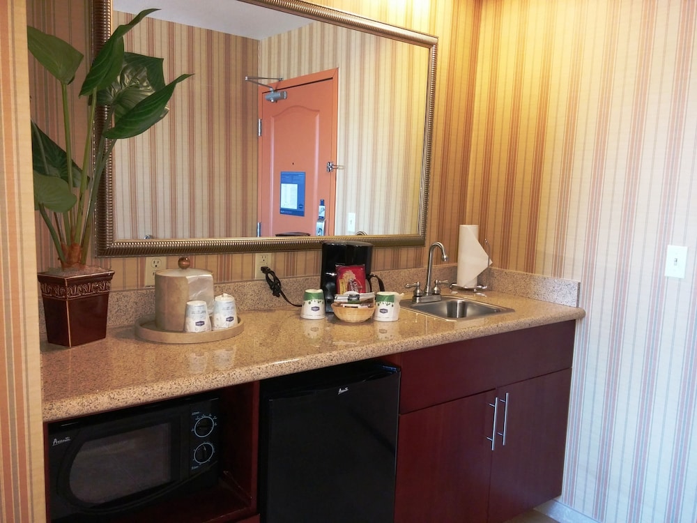 Hampton Inn And Suites Albuquerque Coors Road 37/46