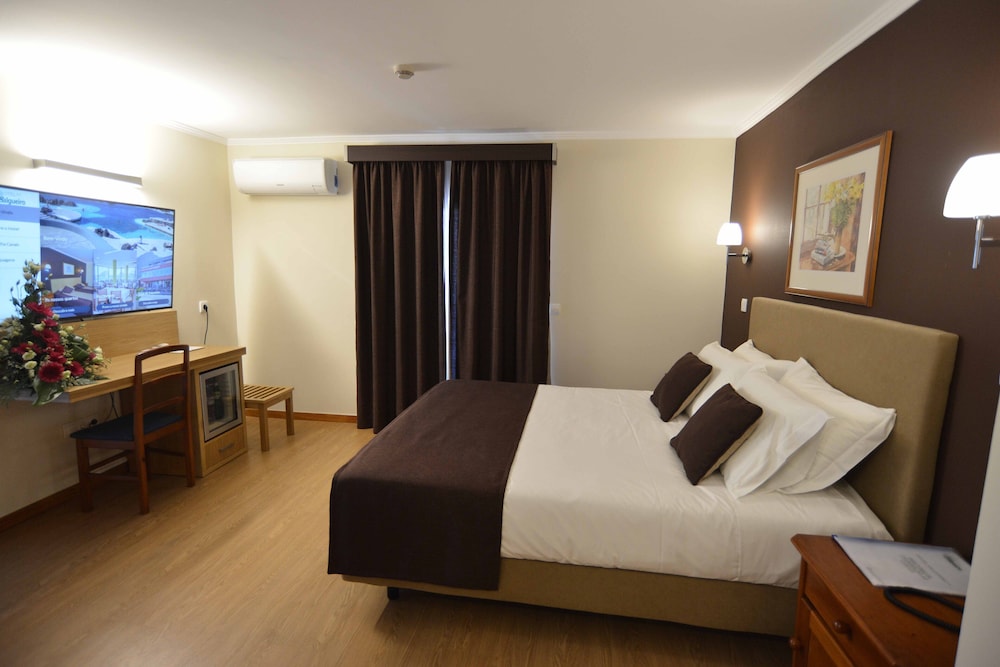 Salgueiro Hotel 4/28