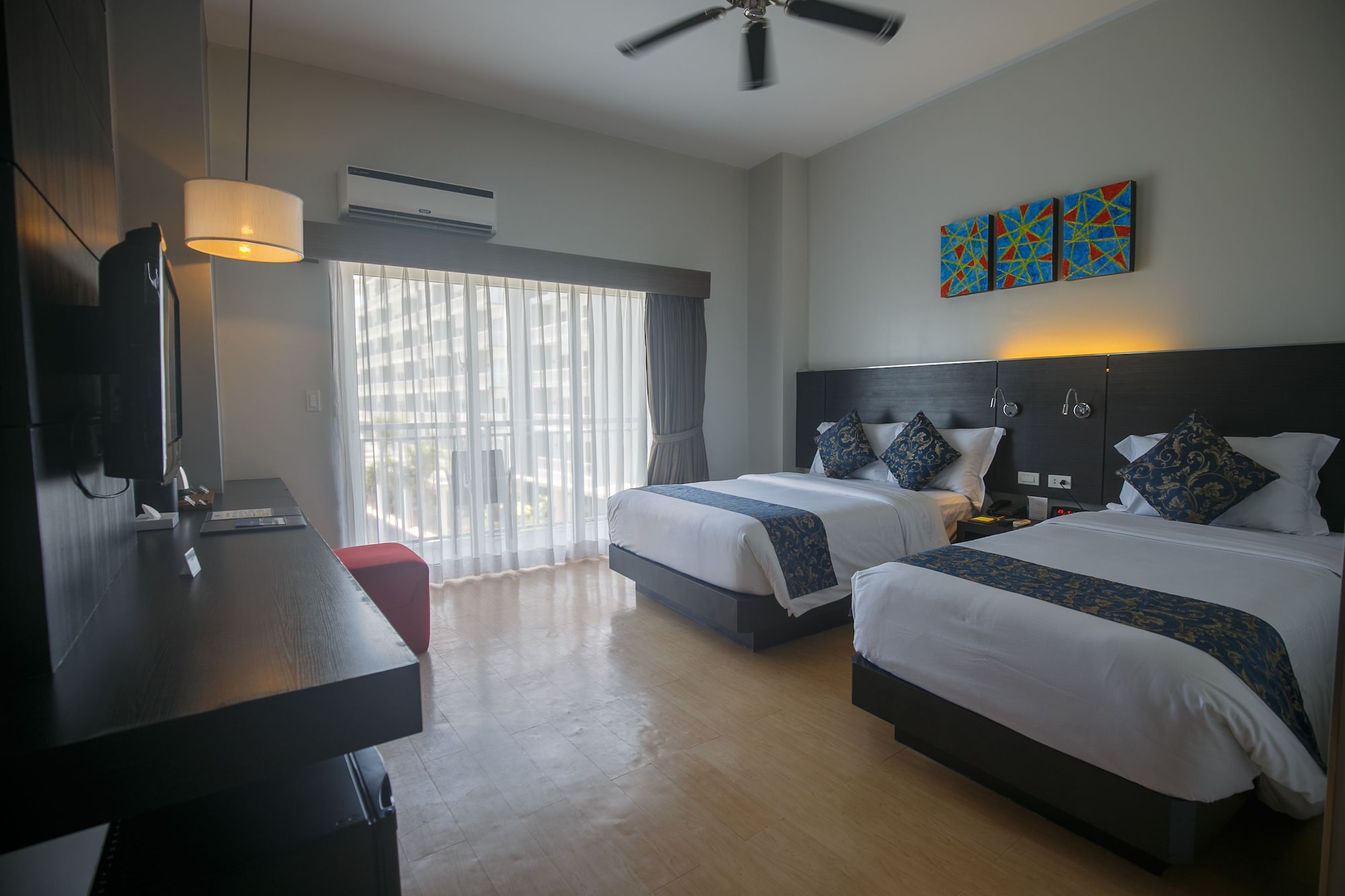 DELUXE, SEA VIEW