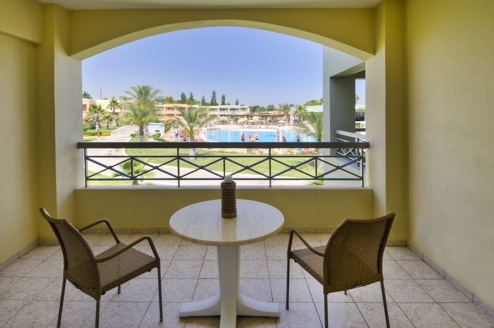 Kipriotis Maris Suites 44/64