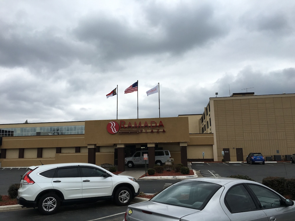 Ramada Plaza Charlotte Airport Hotel and Conference Center 30/30