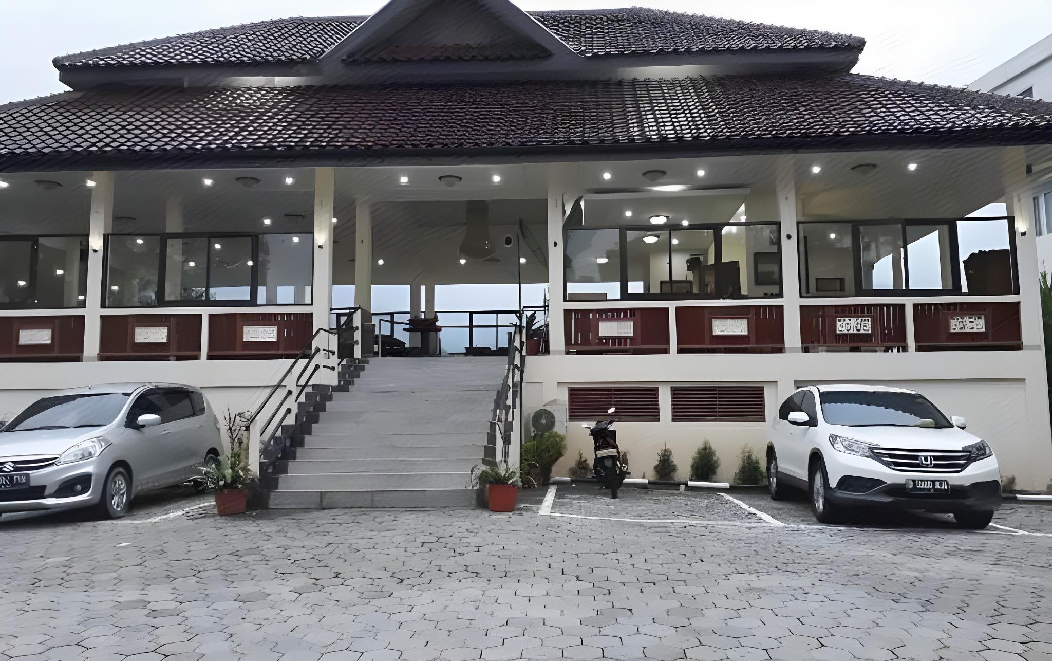 Taman Teratai Hotel 40/50