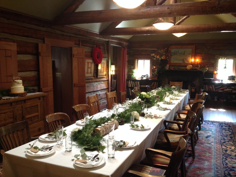 Highland Haven Creekside Inn 32/50