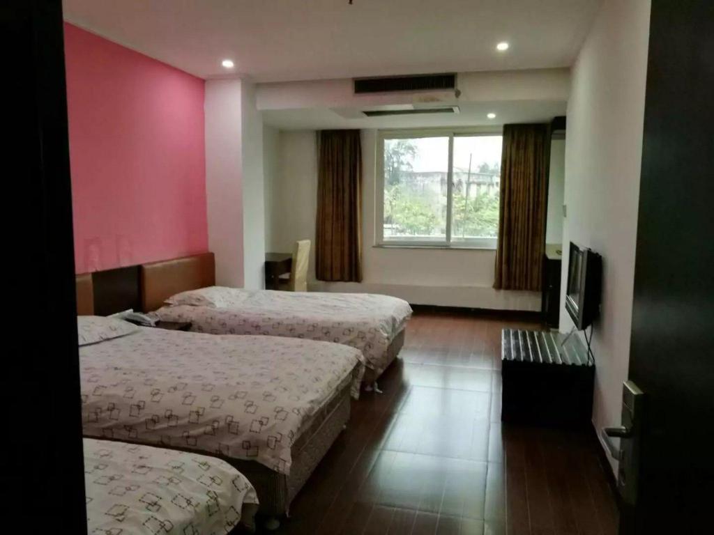 Guangzhou Xinzhou Hotel 7/18