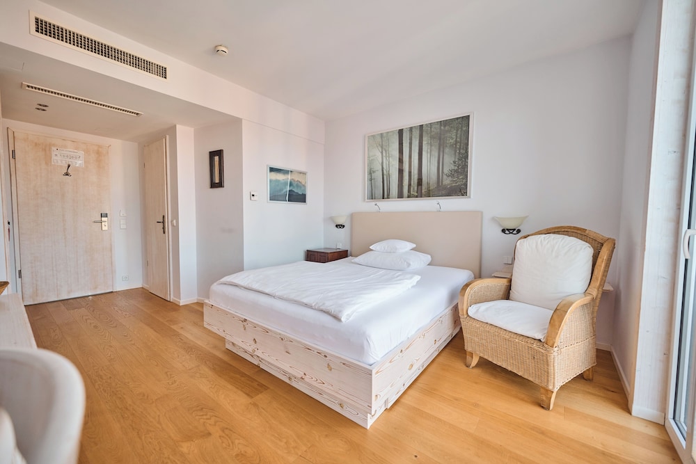 غرفة كومفورت بسرير كوين، Hotel Hirschen in Freiburg-Lehen 2/4
