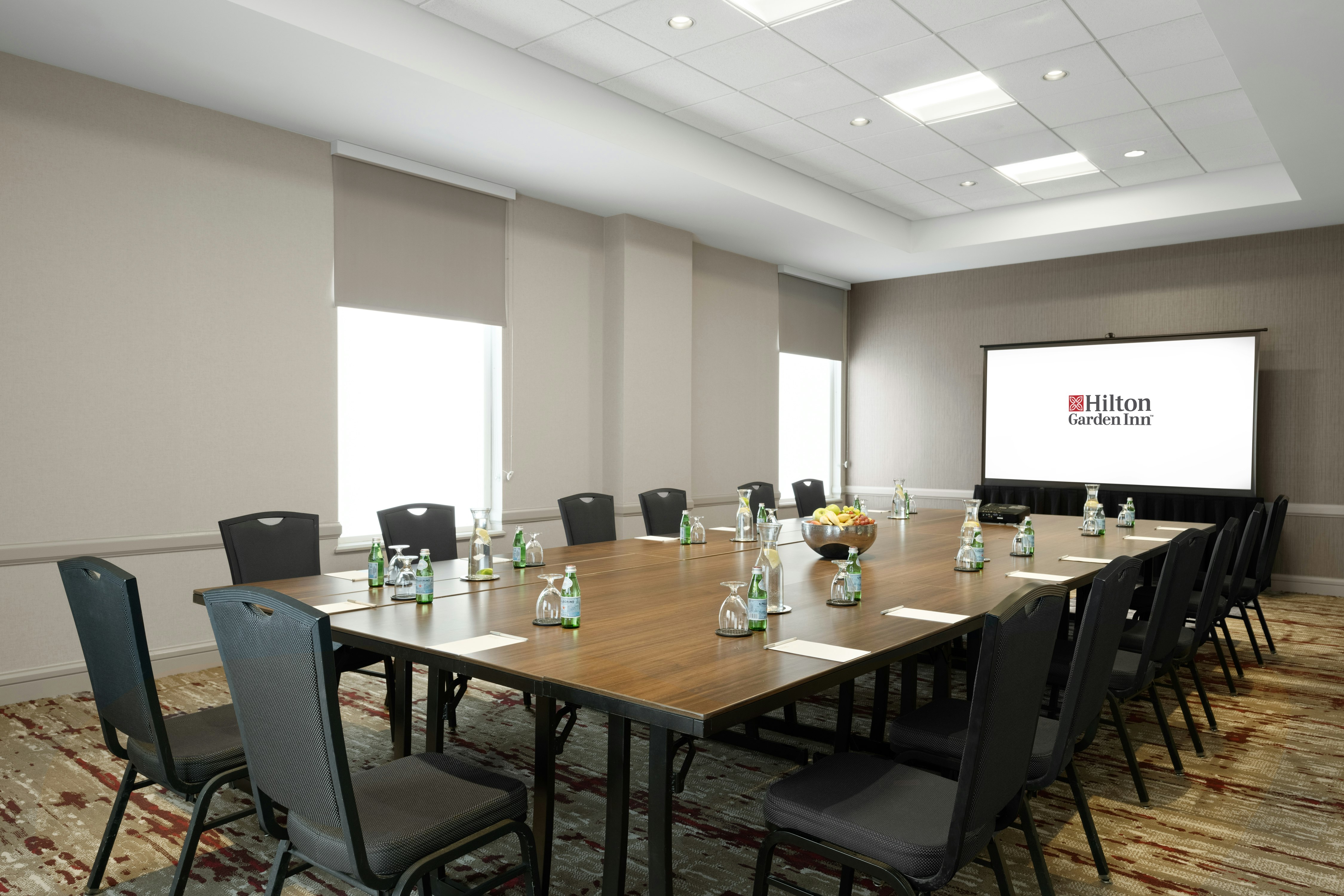 Hilton Garden Inn Chicago Downtown/Magnificent Mile 53/70