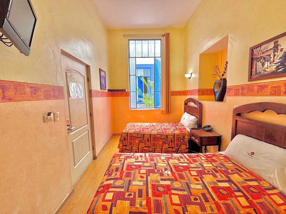 Hotel La Alhondiga 41/58