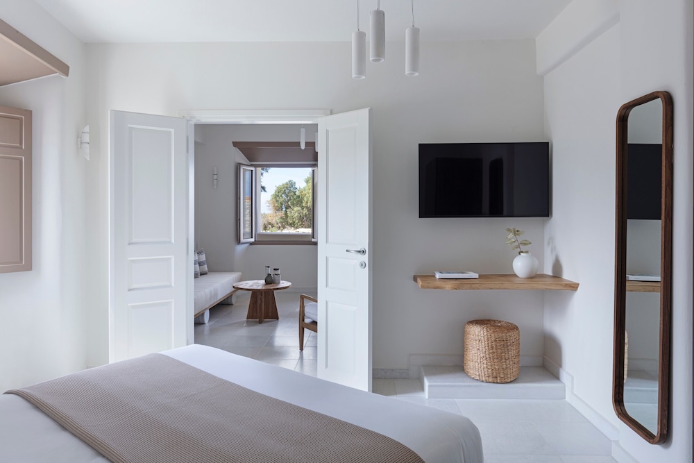 Ammothines Cycladic Suites 23/59