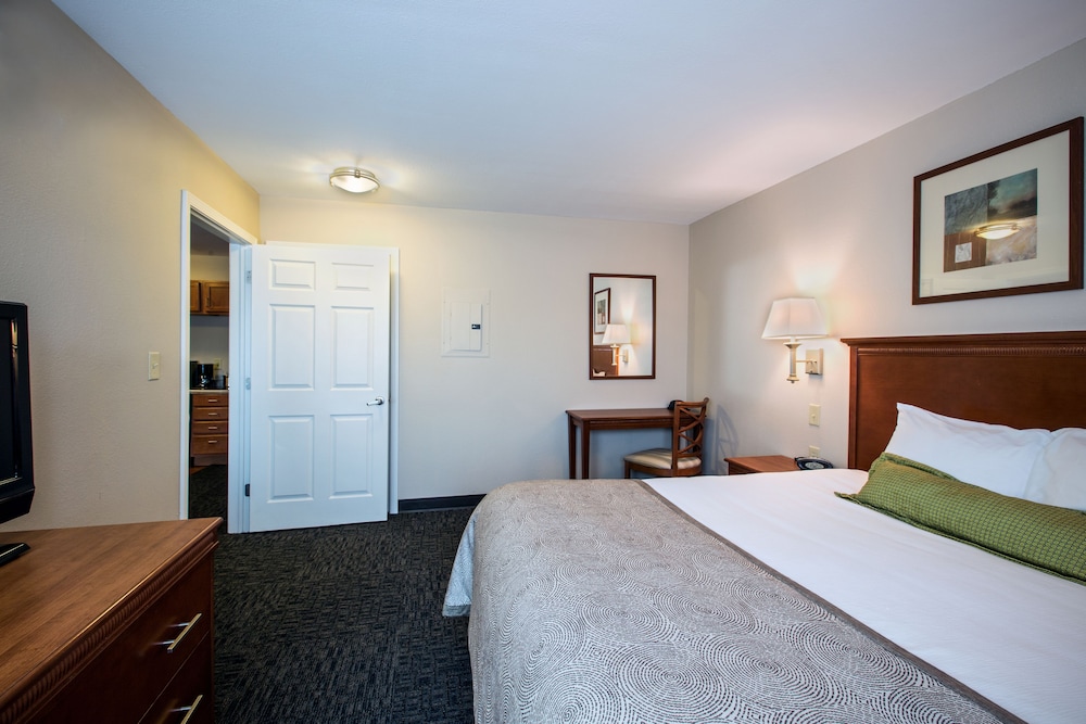 Candlewood Suites Indianapolis Northwest 11/74
