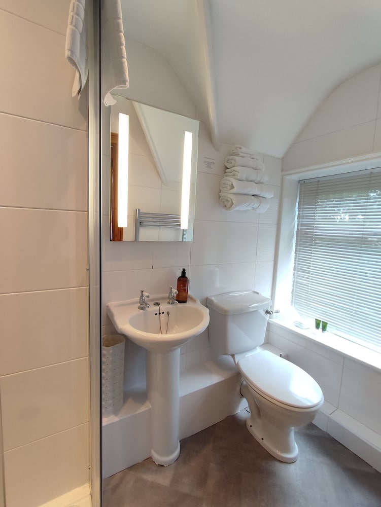Anton Guest House Bed and Breakfast 47/50