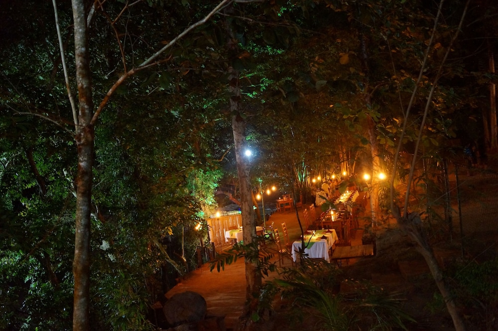 Athgira River Camp 28/38