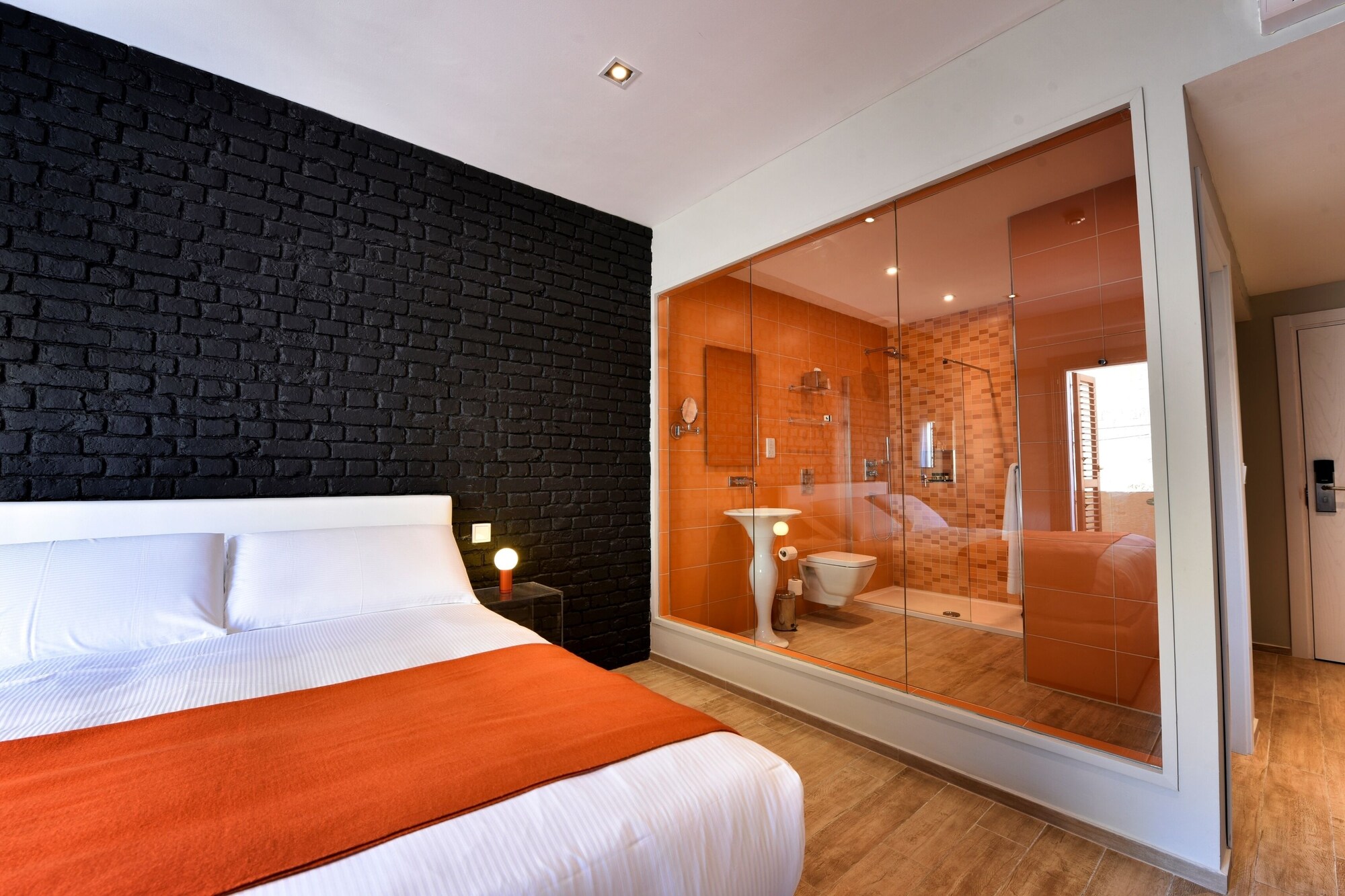Deluxe, Queen Bed