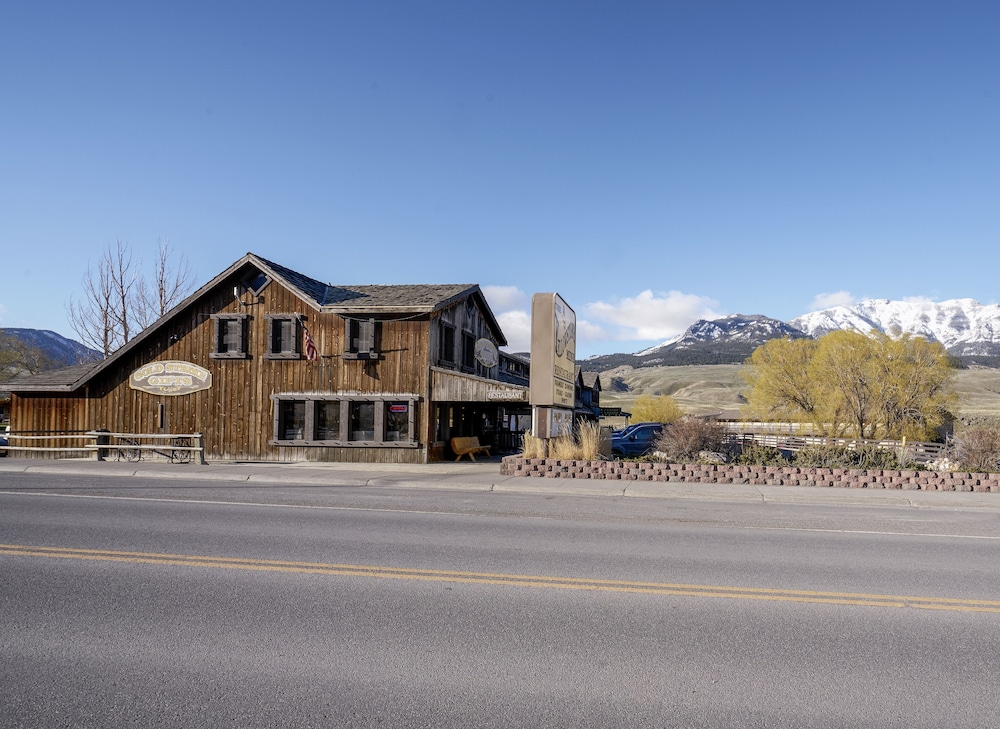 Ridgeline Hotel at Yellowstone, an Ascend Collection Hotel 2/59