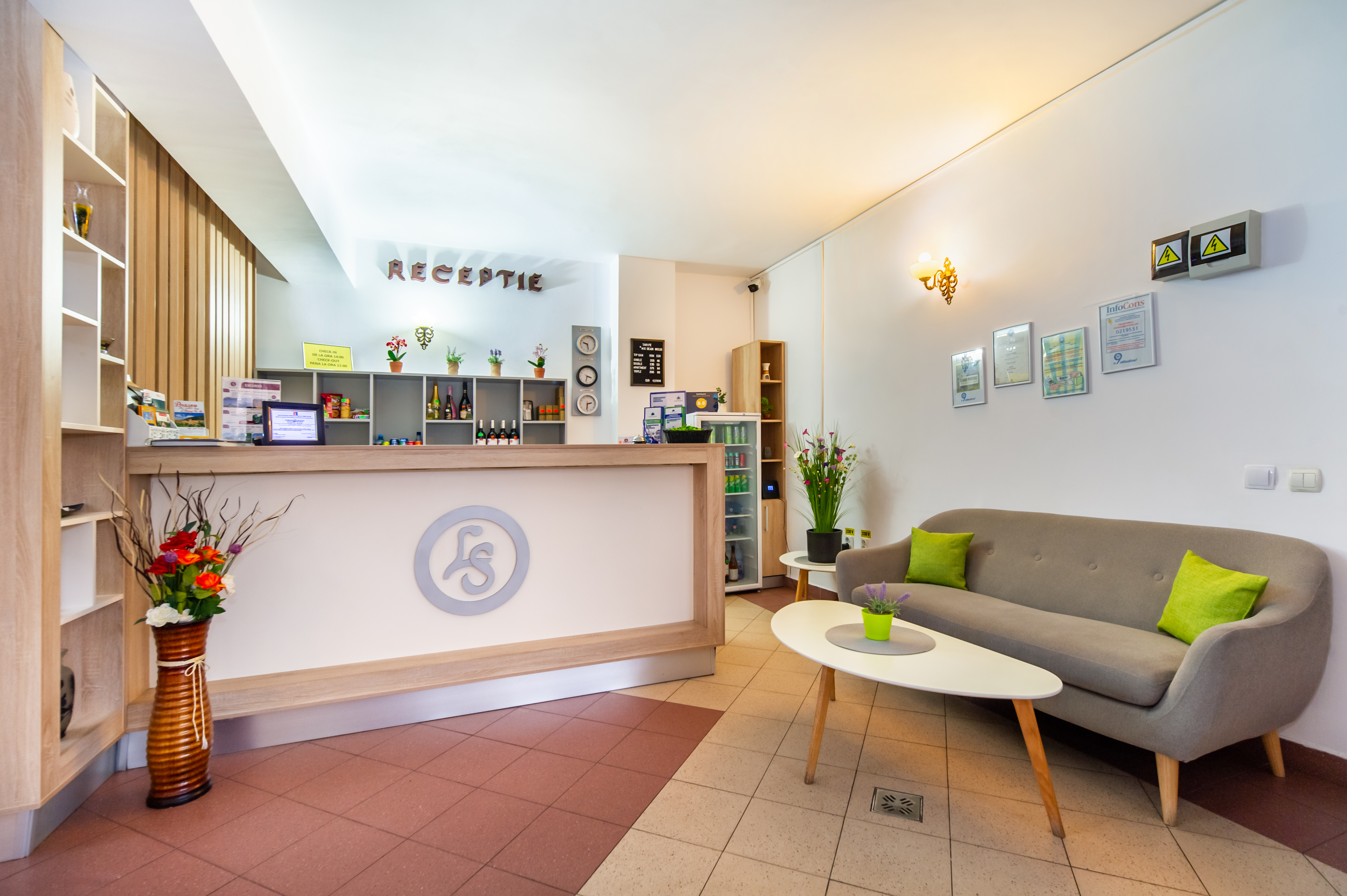 Long Street Hotel 2/50
