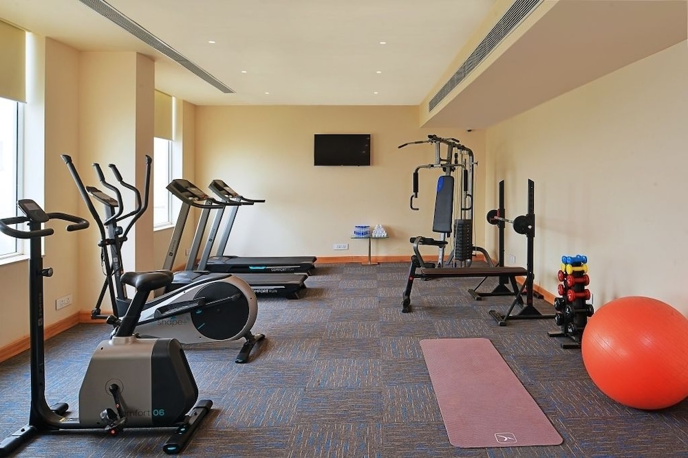 Golden Sarovar Portico 28/59