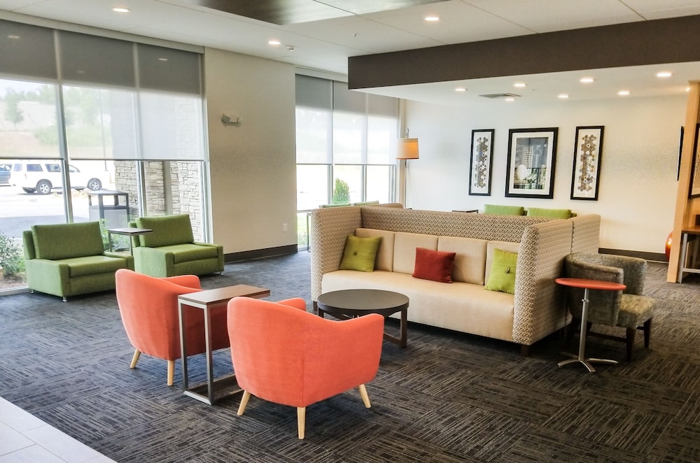 Holiday Inn Express Suites Charlotte Ne University Area 33/40