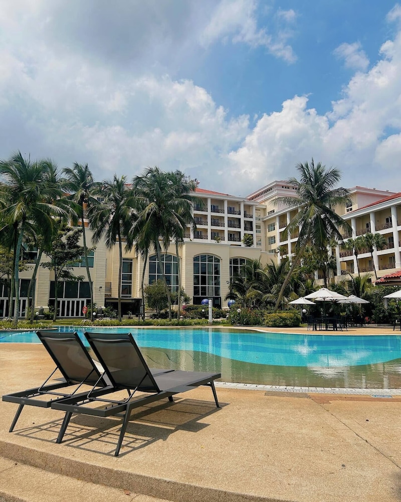 Bangi Resort Hotel 69/71