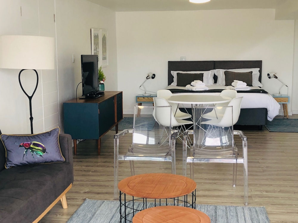 Karee Manor Guesthouse 25/40