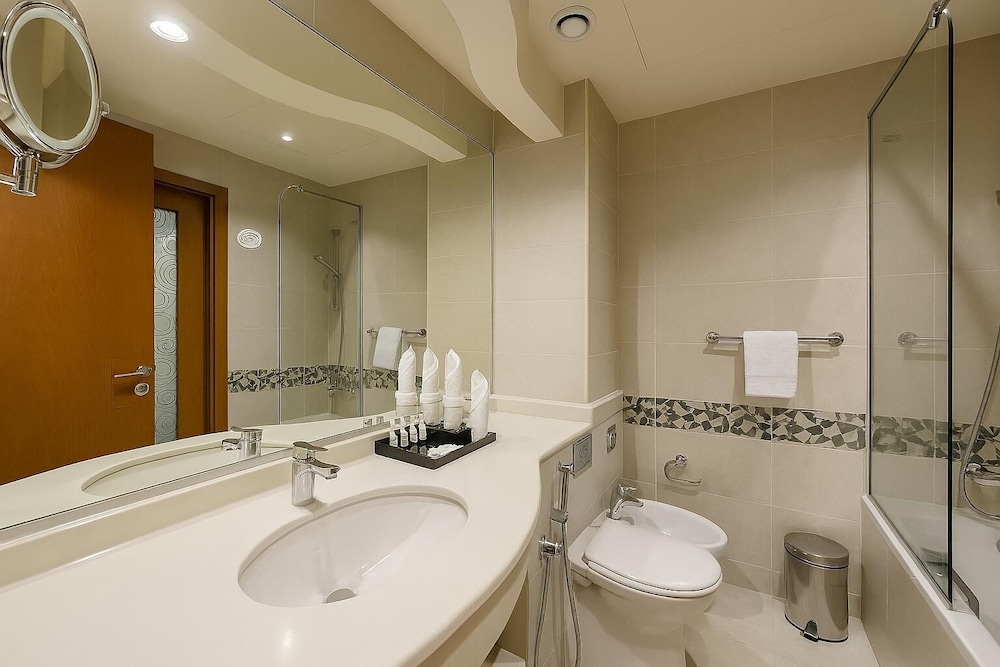 City Seasons Towers Hotel 44/46