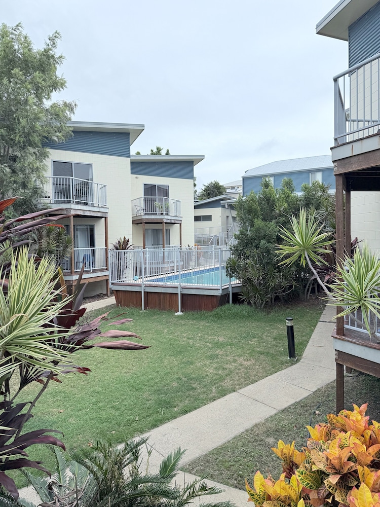 Emu Park Beach Resort 51/63