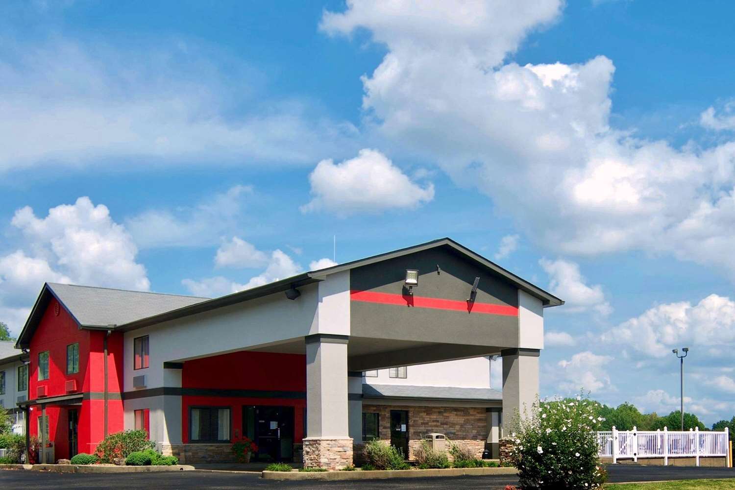 Ramada by Wyndham Tell City 2/35