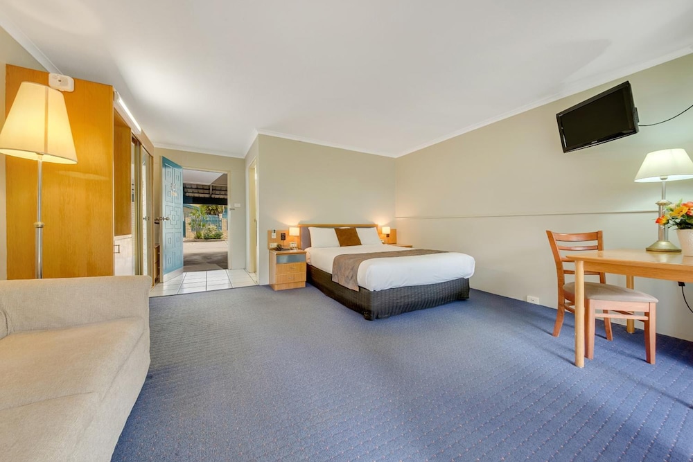 Gladstone Palms Motor Inn 33/43